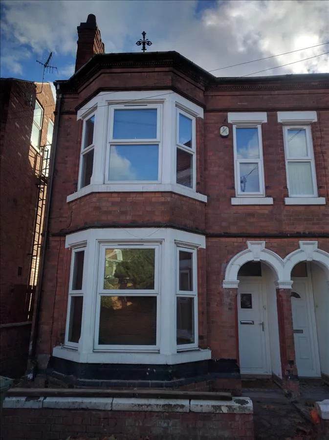 10 Arthur Avenue: 6 Bed Student House NG7 2EL - Image 1